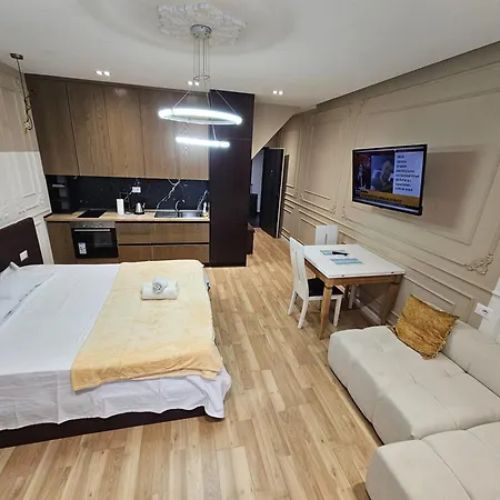 Square 21 Apartment 3 *
